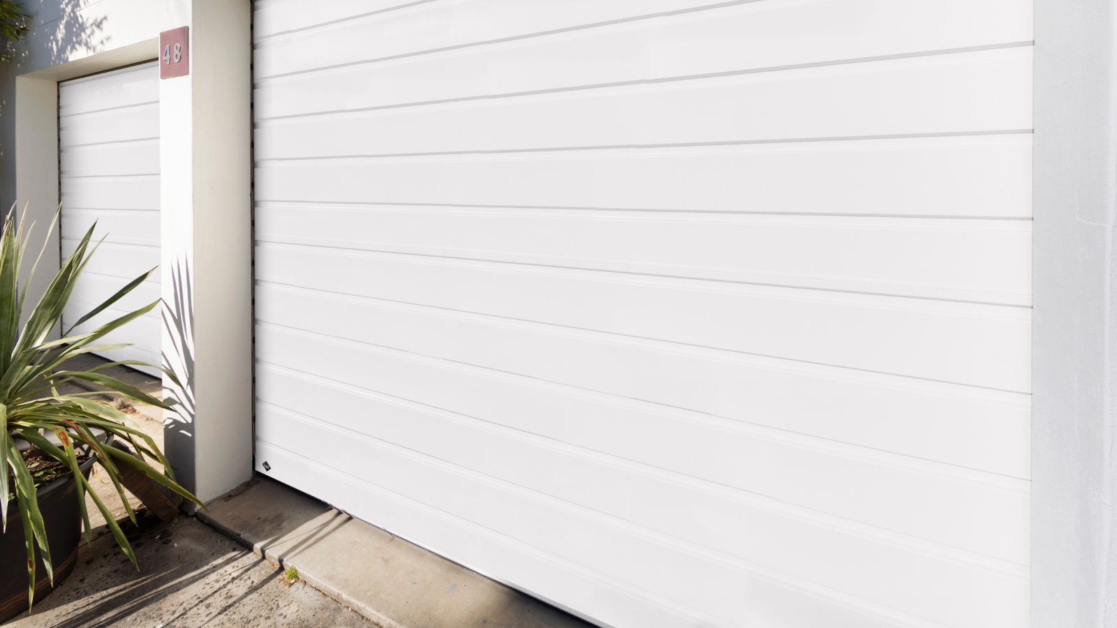 Roller garage door